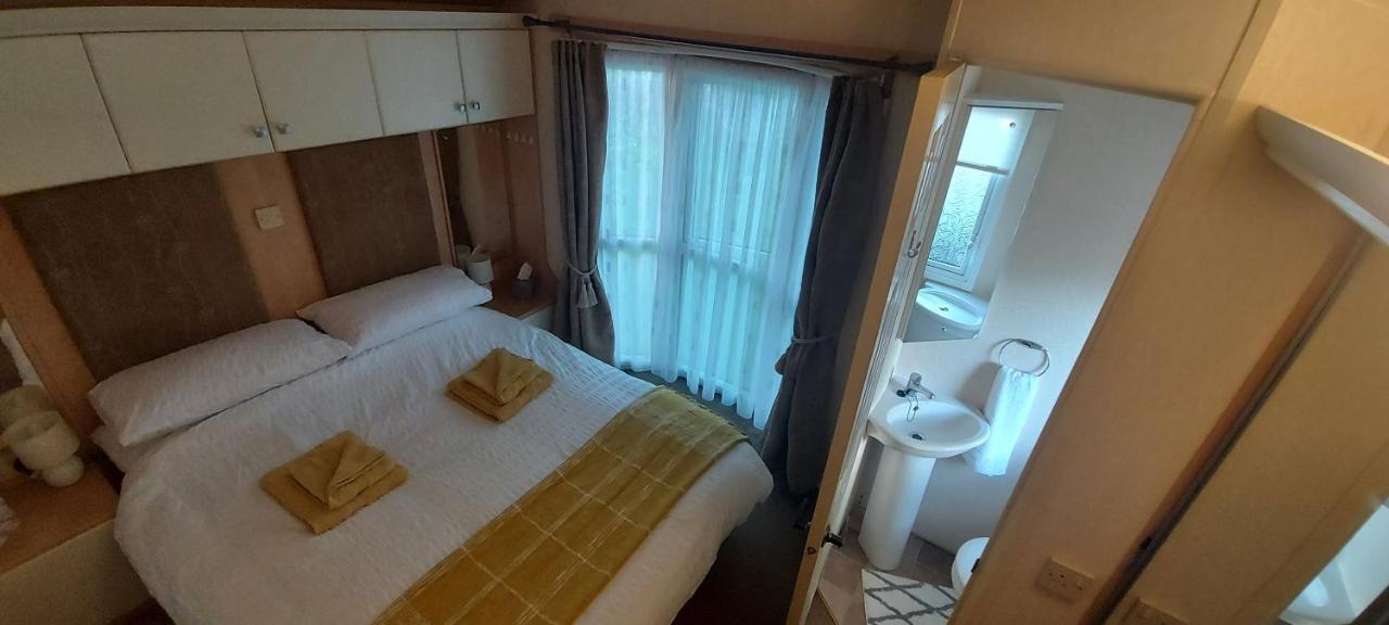 A Fashionable Caravan In A Peaceful Seaside Town Сандаун Екстер'єр фото
